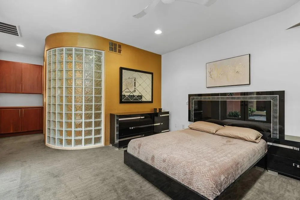 50220 Via Puente La Quinta, CA 92253