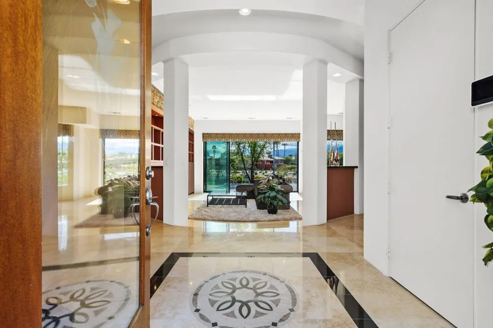 50220 Via Puente La Quinta, CA 92253