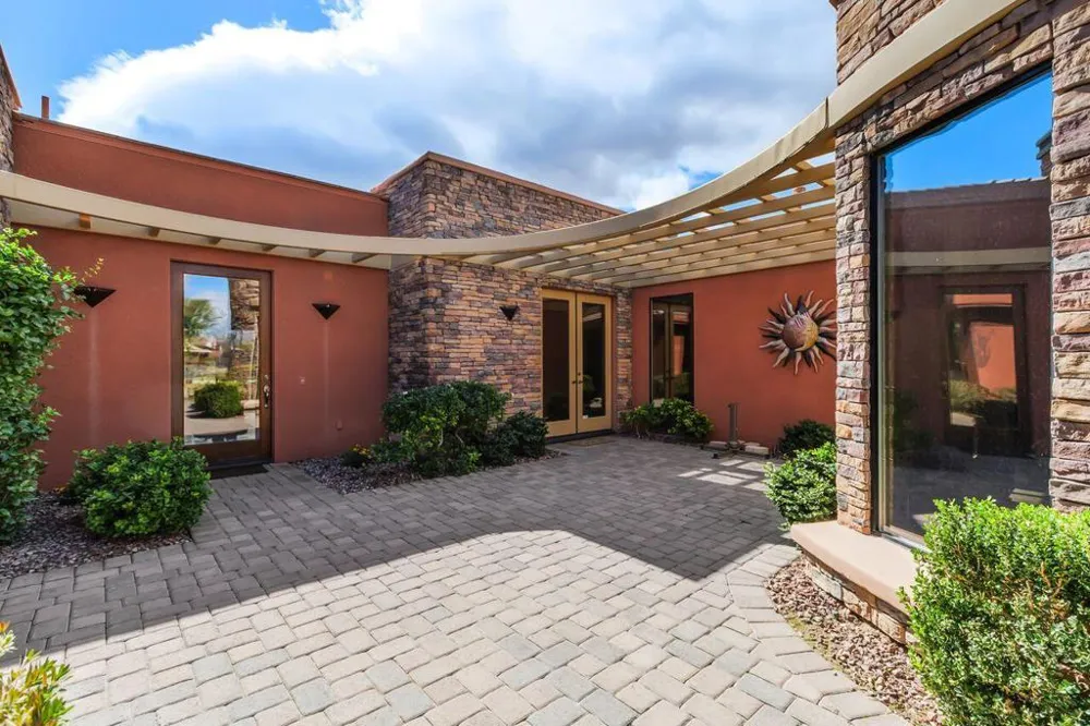 50220 Via Puente La Quinta, CA 92253