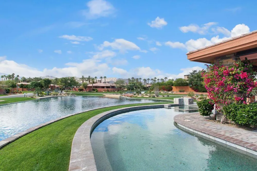 50220 Via Puente La Quinta, CA 92253