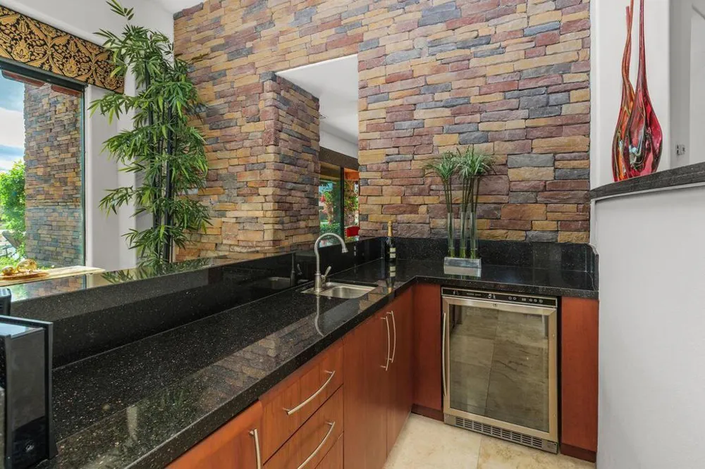 50220 Via Puente La Quinta, CA 92253