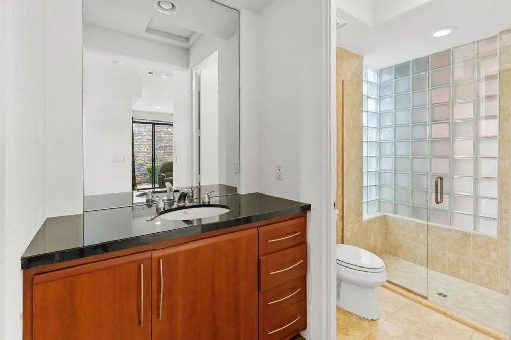 50220 Via Puente La Quinta, CA 92253