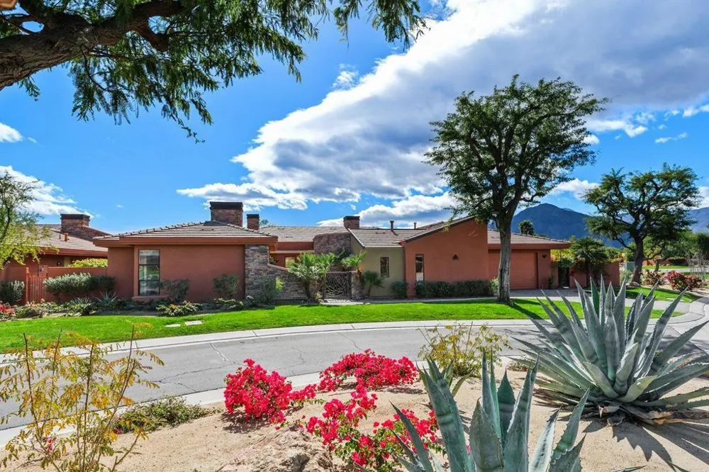 50220 Via Puente La Quinta, CA 92253