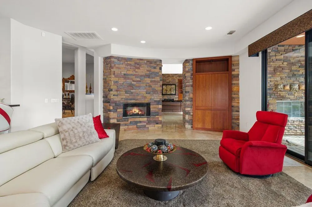 50220 Via Puente La Quinta, CA 92253