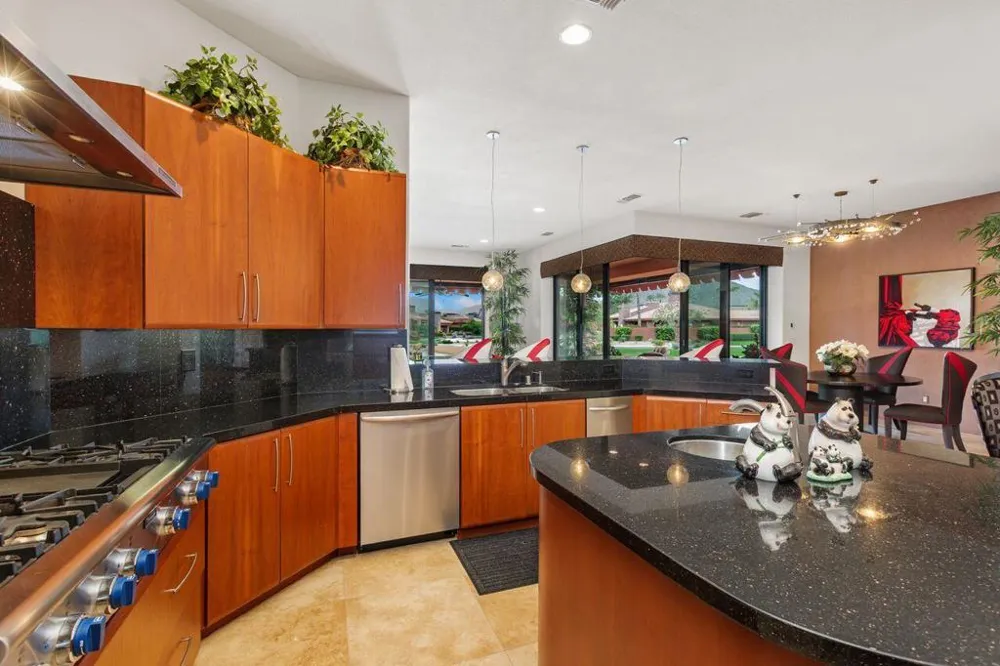 50220 Via Puente La Quinta, CA 92253