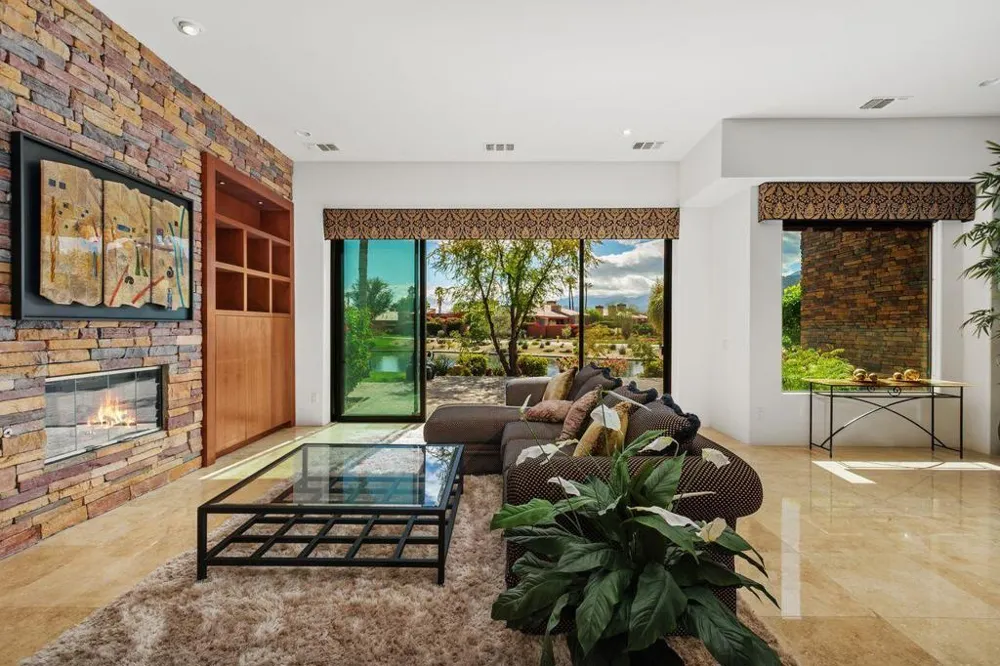 50220 Via Puente La Quinta, CA 92253