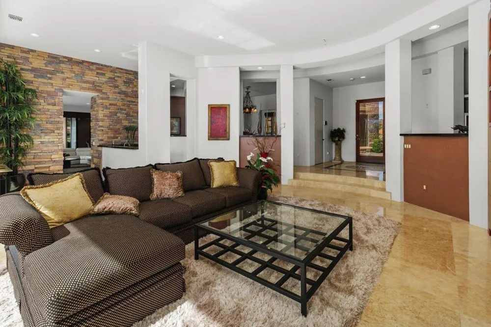 50220 Via Puente La Quinta, CA 92253