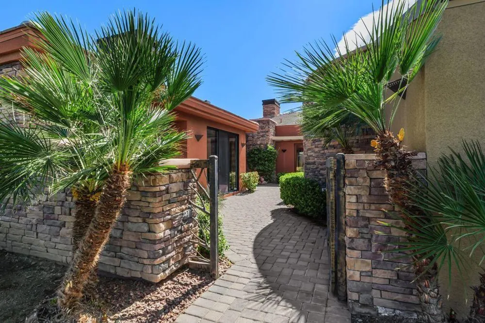 50220 Via Puente La Quinta, CA 92253