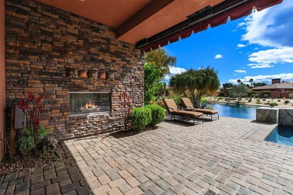 50220 Via Puente La Quinta, CA 92253