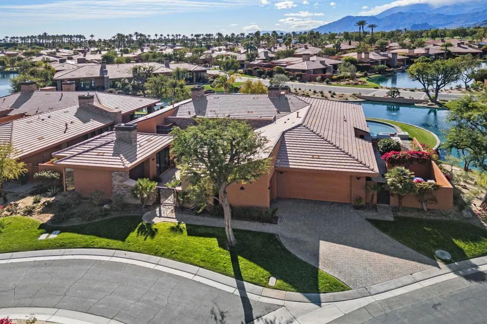 50220 Via Puente La Quinta, CA 92253