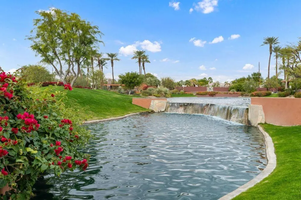 50220 Via Puente La Quinta, CA 92253