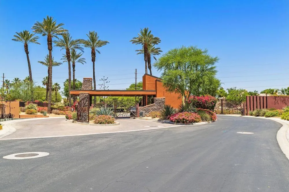 50220 Via Puente La Quinta, CA 92253