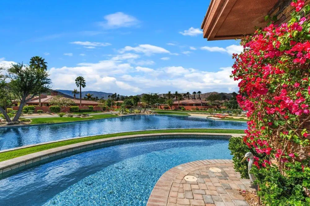 50220 Via Puente La Quinta, CA 92253
