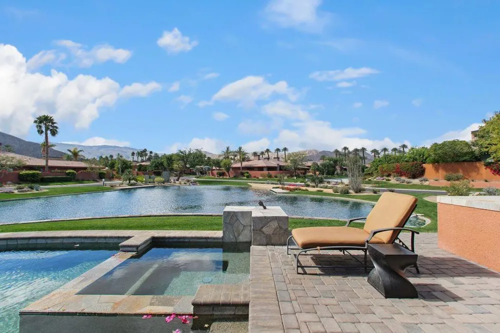 50220 Via Puente La Quinta, CA 92253