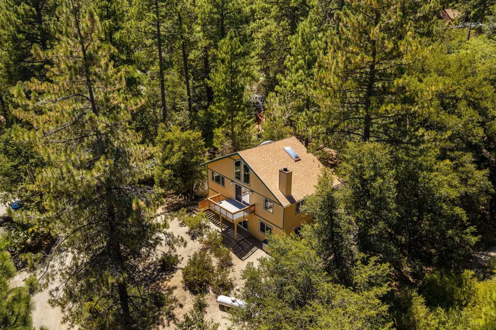 25265 Foster Lake Road Idyllwild, CA 92549