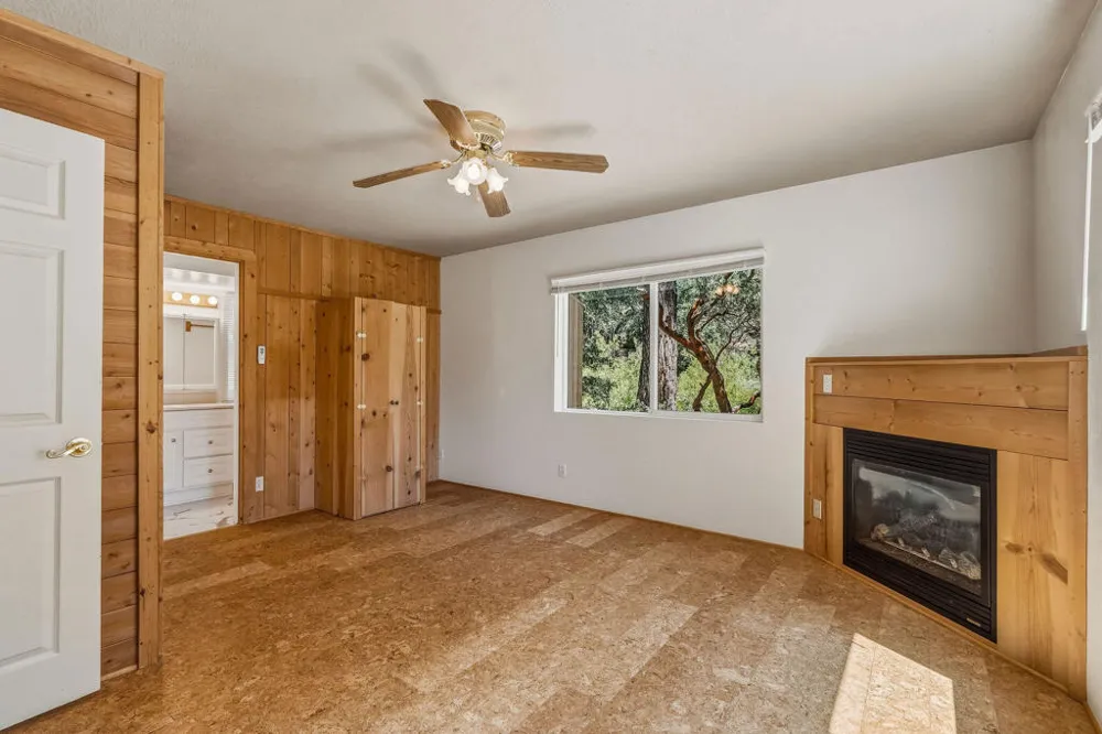 25265 Foster Lake Road Idyllwild, CA 92549