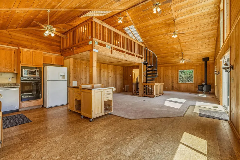 25265 Foster Lake Road Idyllwild, CA 92549