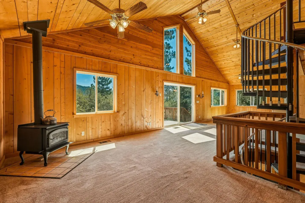 25265 Foster Lake Road Idyllwild, CA 92549