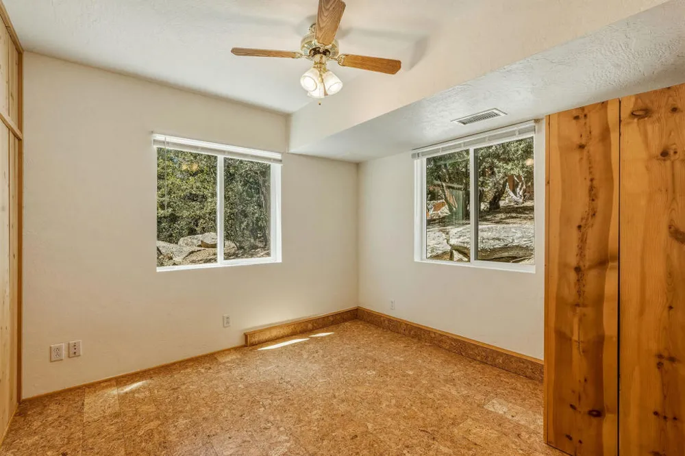 25265 Foster Lake Road Idyllwild, CA 92549