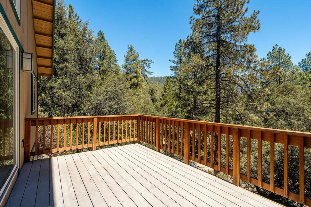 25265 Foster Lake Road Idyllwild, CA 92549