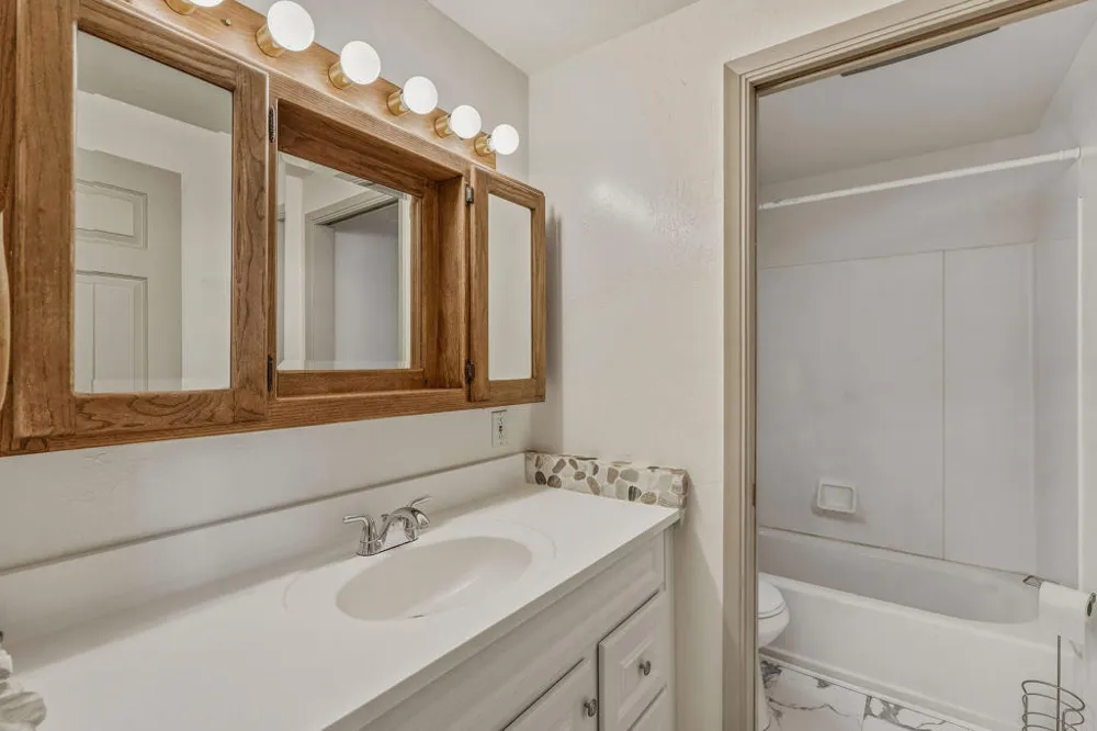 25265 Foster Lake Road Idyllwild, CA 92549