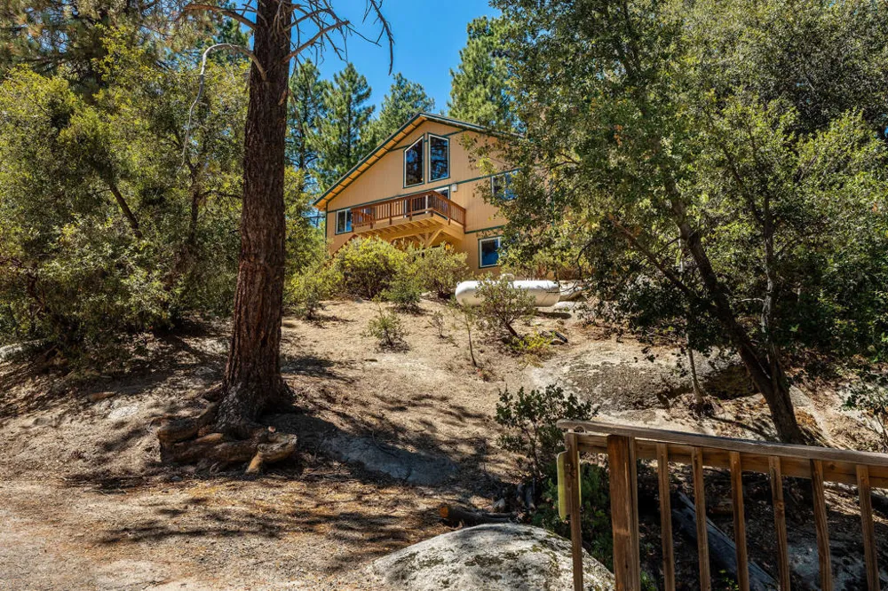 25265 Foster Lake Road Idyllwild, CA 92549
