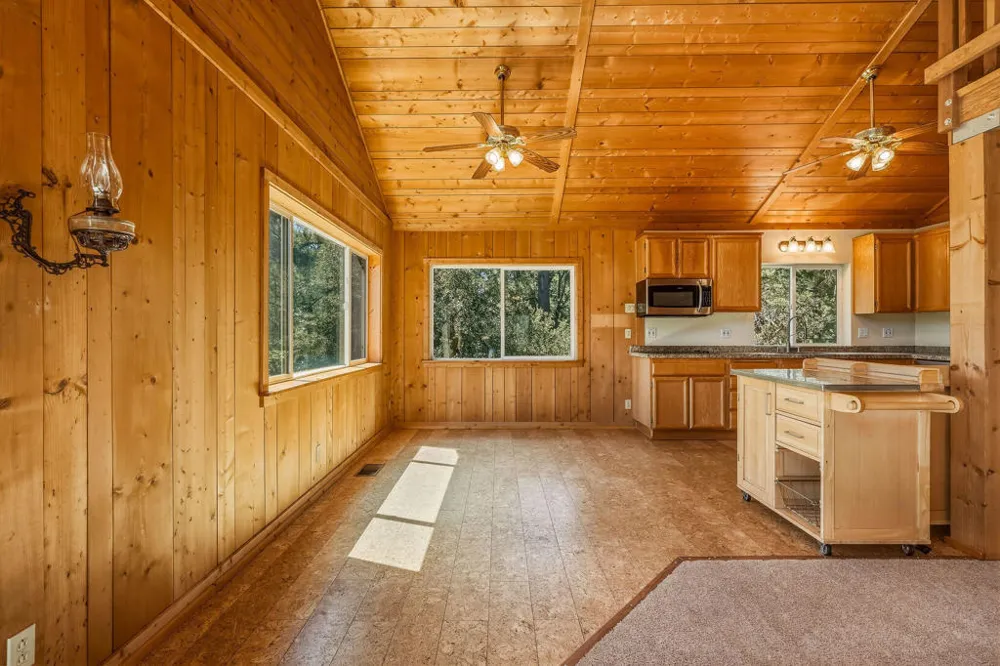25265 Foster Lake Road Idyllwild, CA 92549