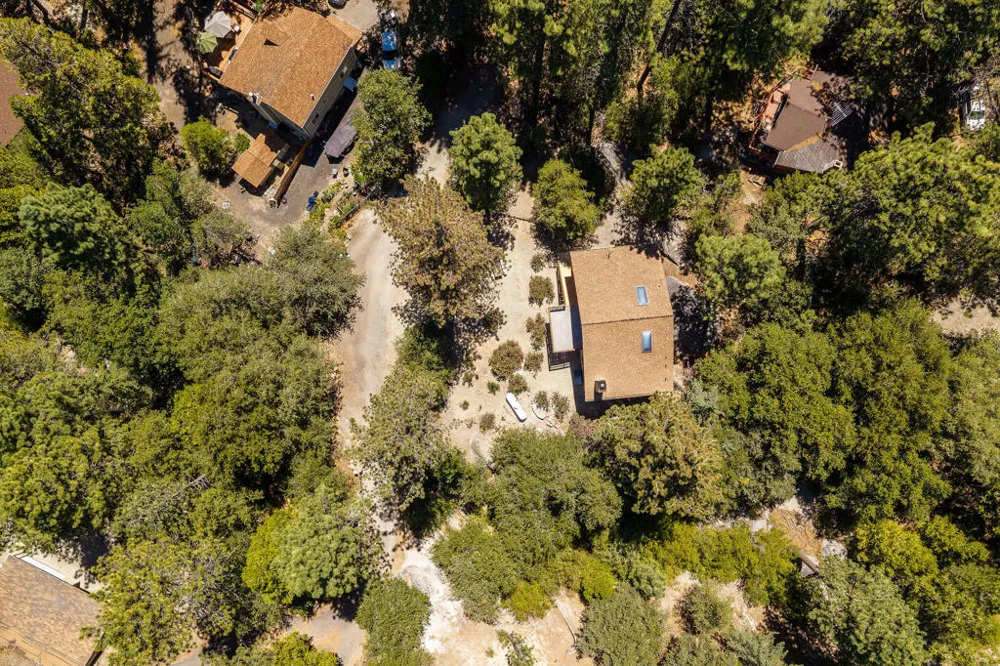 25265 Foster Lake Road Idyllwild, CA 92549