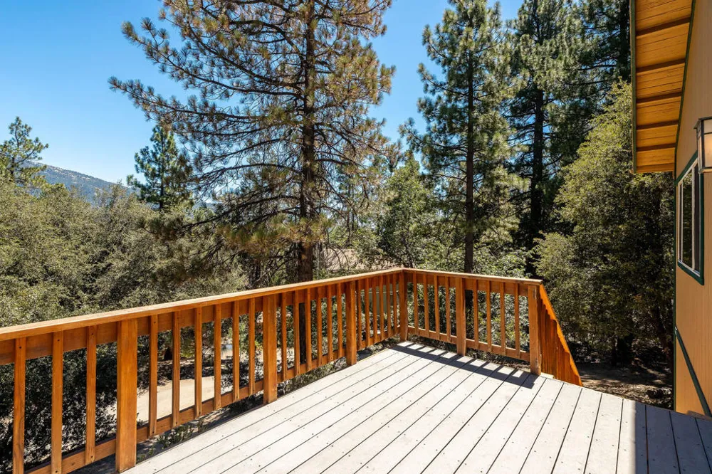 25265 Foster Lake Road Idyllwild, CA 92549