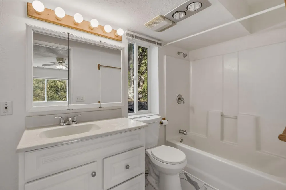 25265 Foster Lake Road Idyllwild, CA 92549