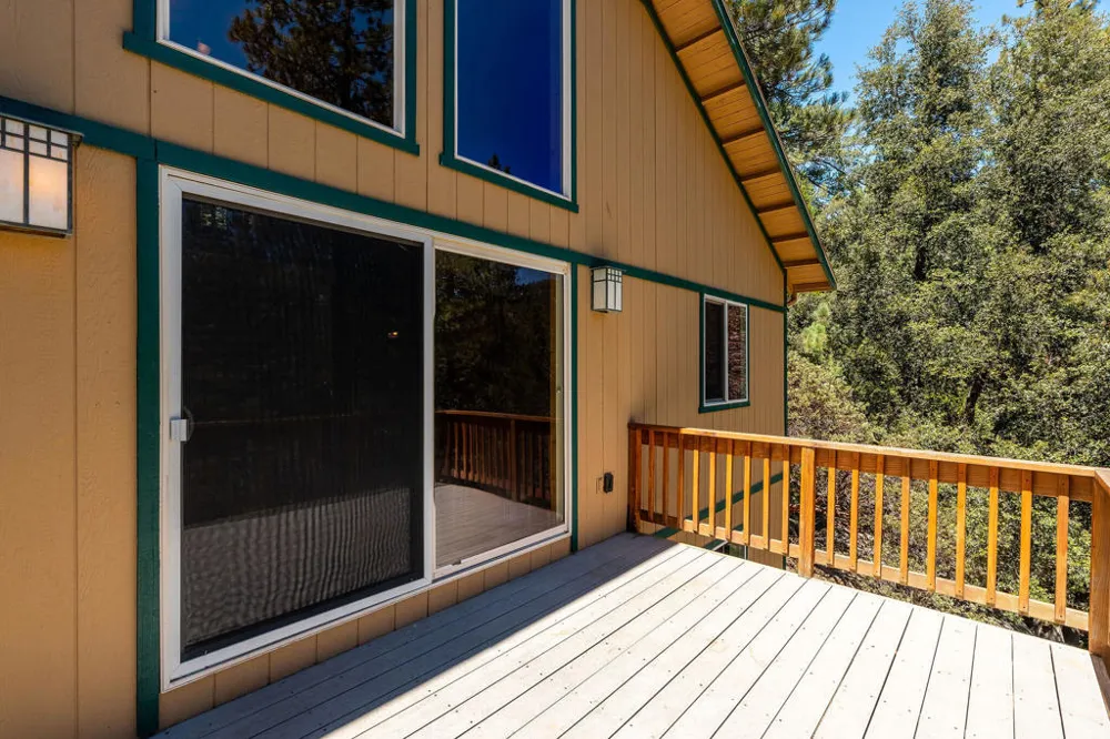 25265 Foster Lake Road Idyllwild, CA 92549