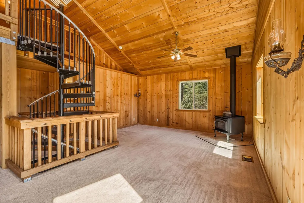 25265 Foster Lake Road Idyllwild, CA 92549