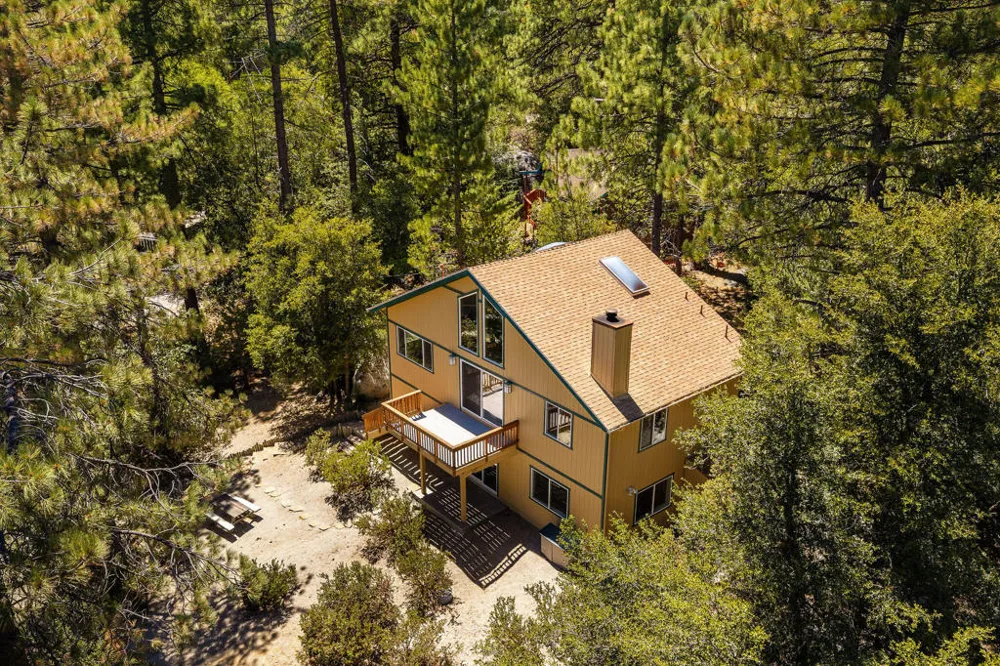 25265 Foster Lake Road Idyllwild, CA 92549