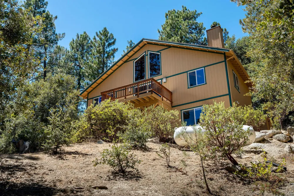 25265 Foster Lake Road Idyllwild, CA 92549