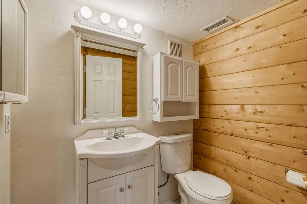 25265 Foster Lake Road Idyllwild, CA 92549