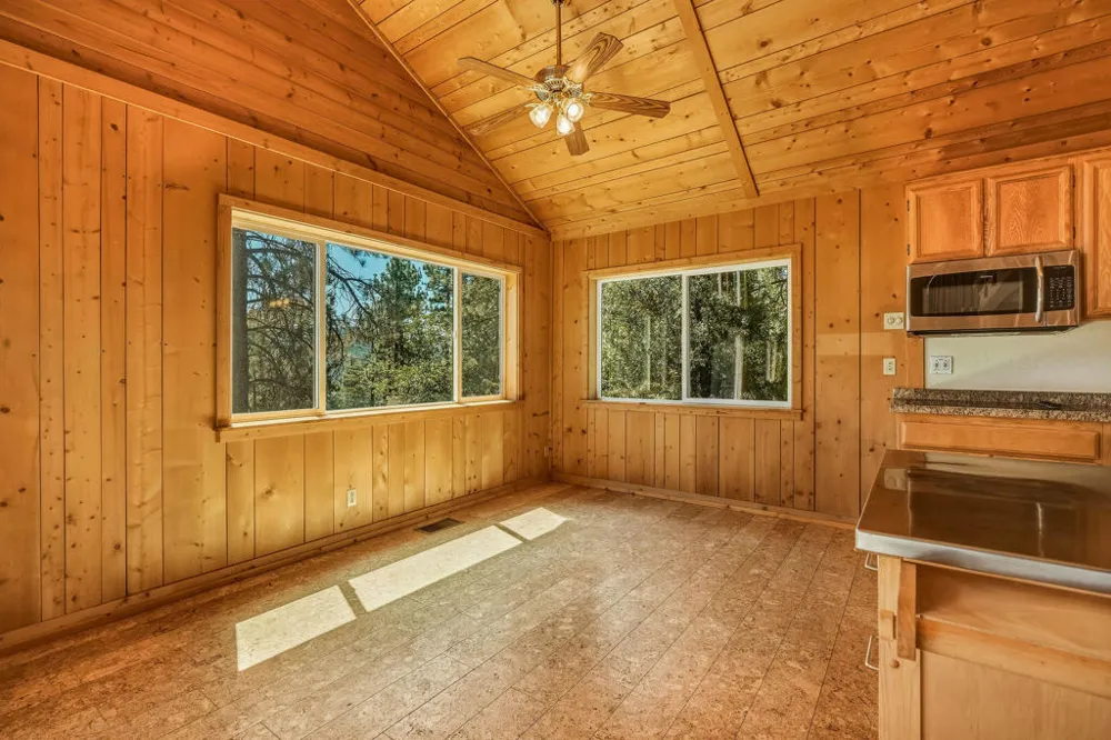 25265 Foster Lake Road Idyllwild, CA 92549