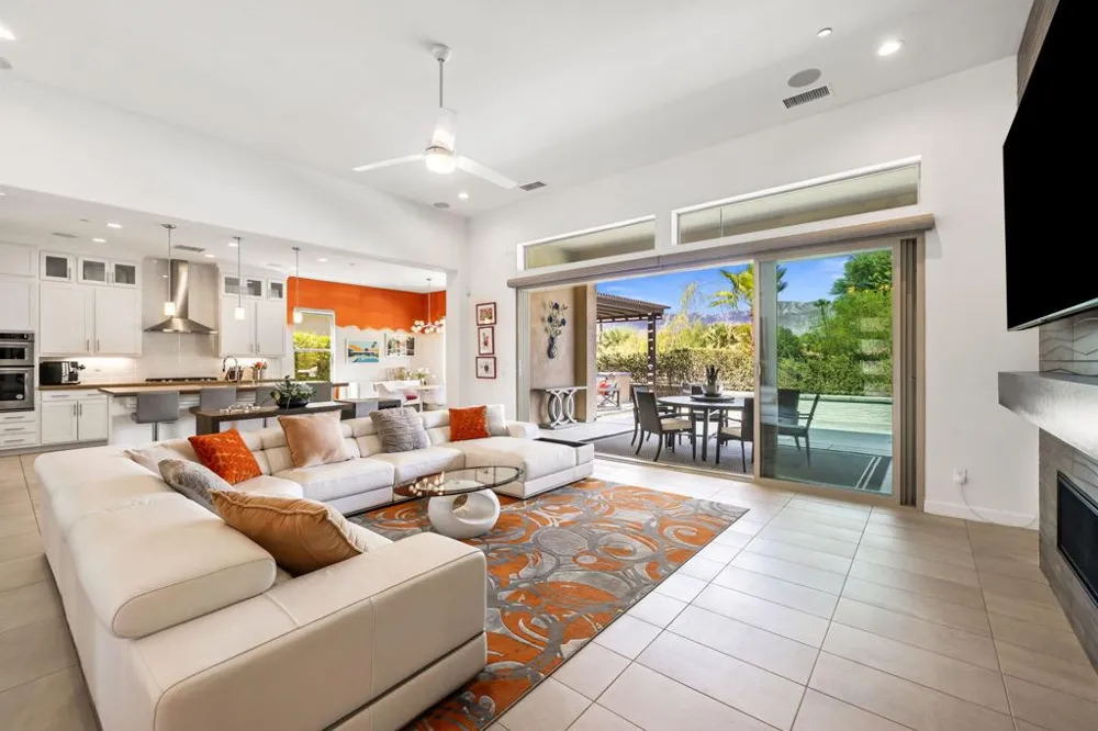 40 Burgundy Rancho Mirage, CA 92270
