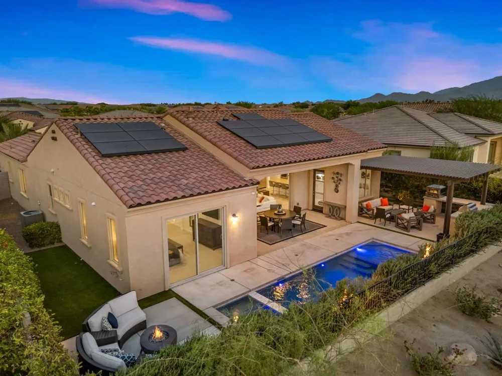 40 Burgundy Rancho Mirage, CA 92270
