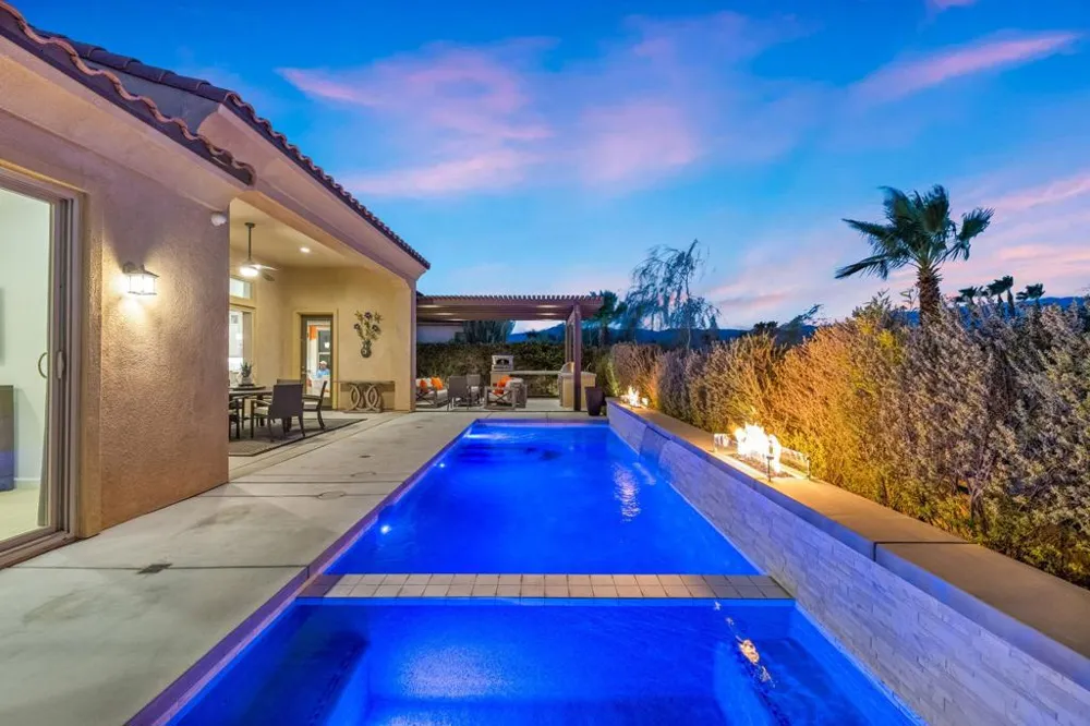 40 Burgundy Rancho Mirage, CA 92270