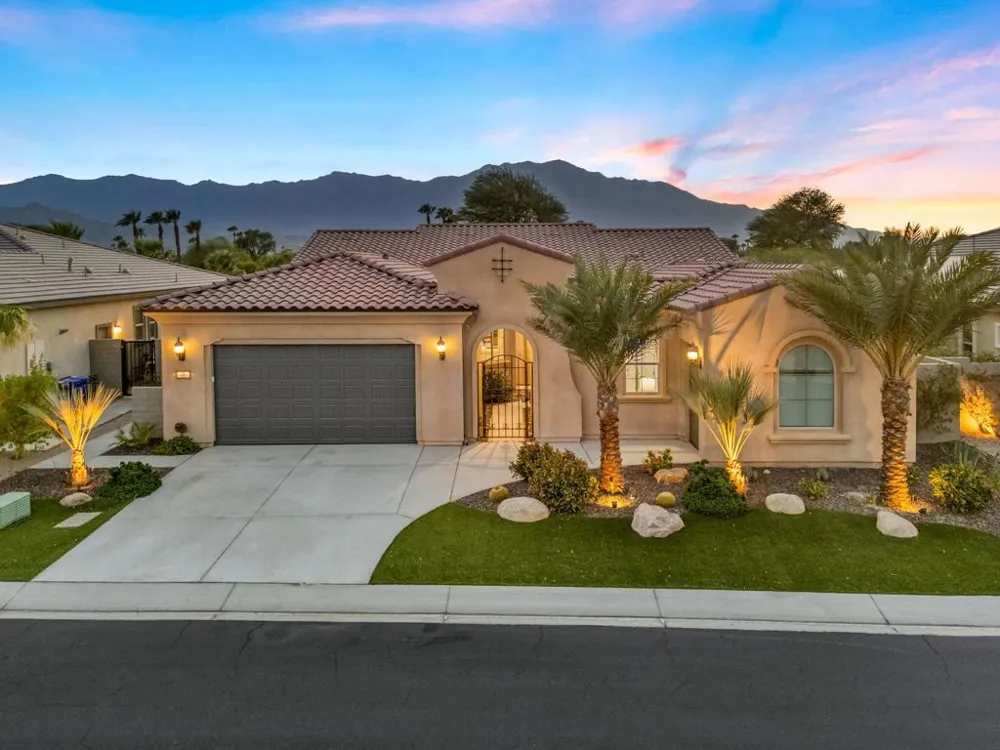 40 Burgundy Rancho Mirage, CA 92270