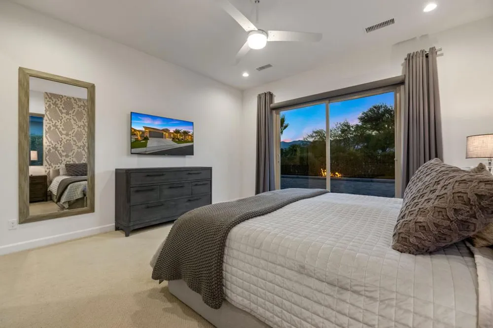 40 Burgundy Rancho Mirage, CA 92270