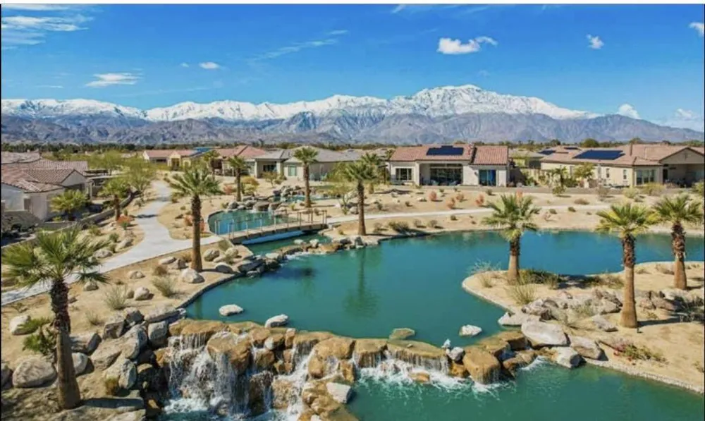 40 Burgundy Rancho Mirage, CA 92270