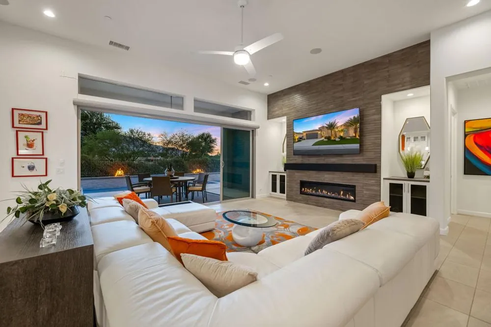 40 Burgundy Rancho Mirage, CA 92270