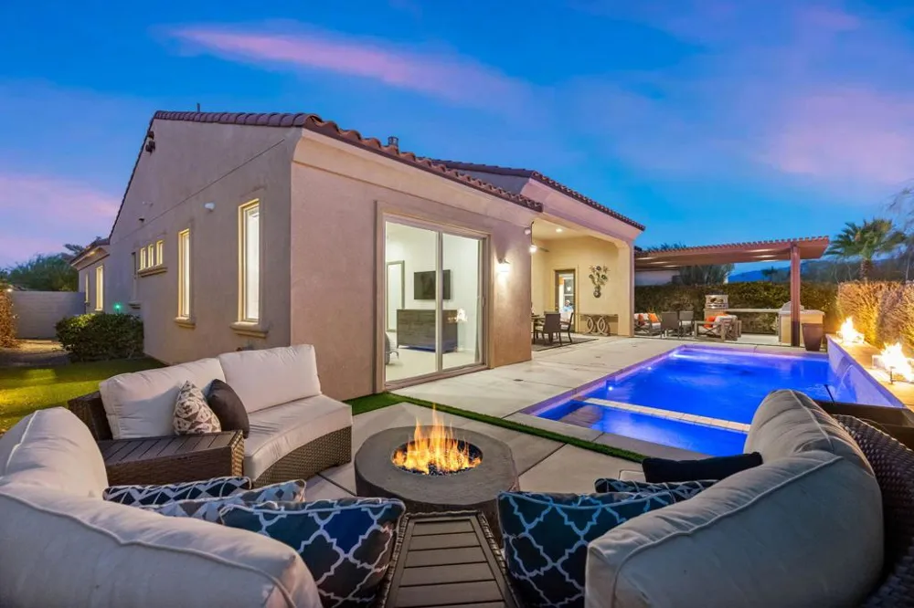 40 Burgundy Rancho Mirage, CA 92270