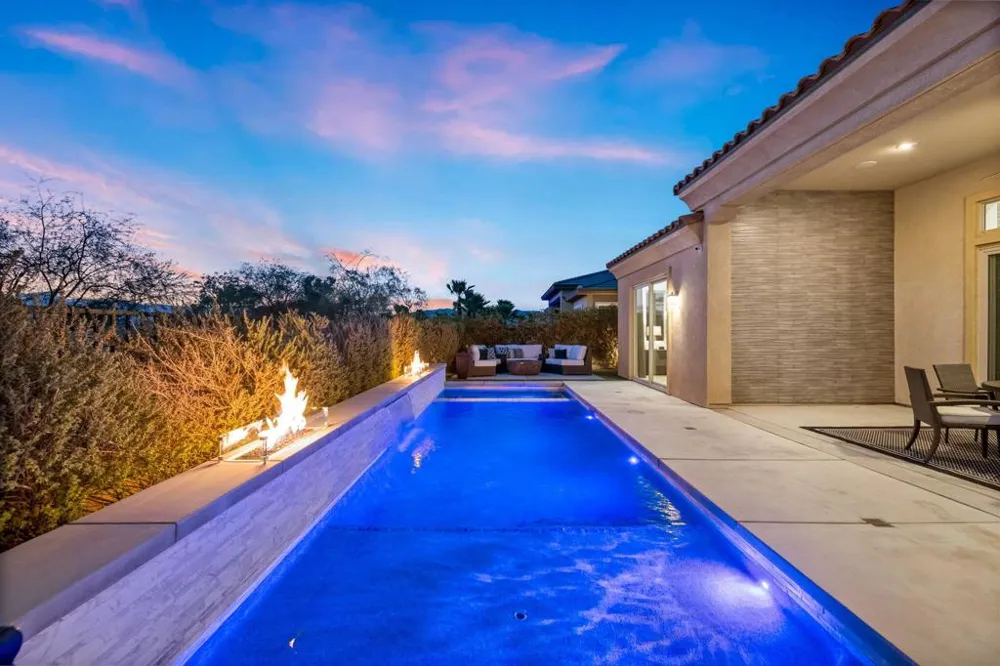 40 Burgundy Rancho Mirage, CA 92270