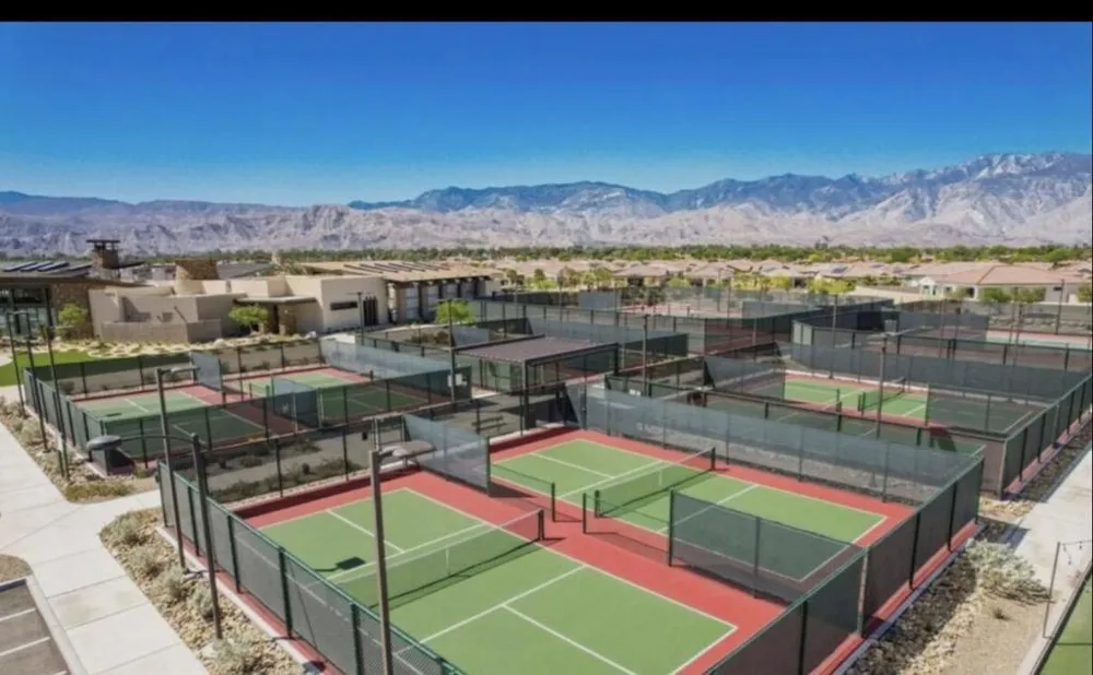 40 Burgundy Rancho Mirage, CA 92270