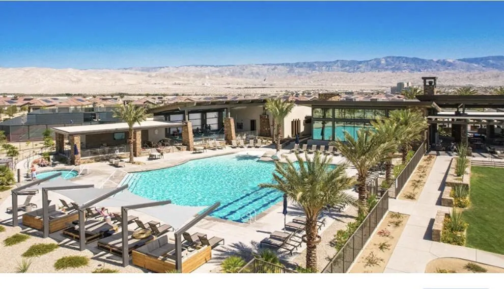 40 Burgundy Rancho Mirage, CA 92270