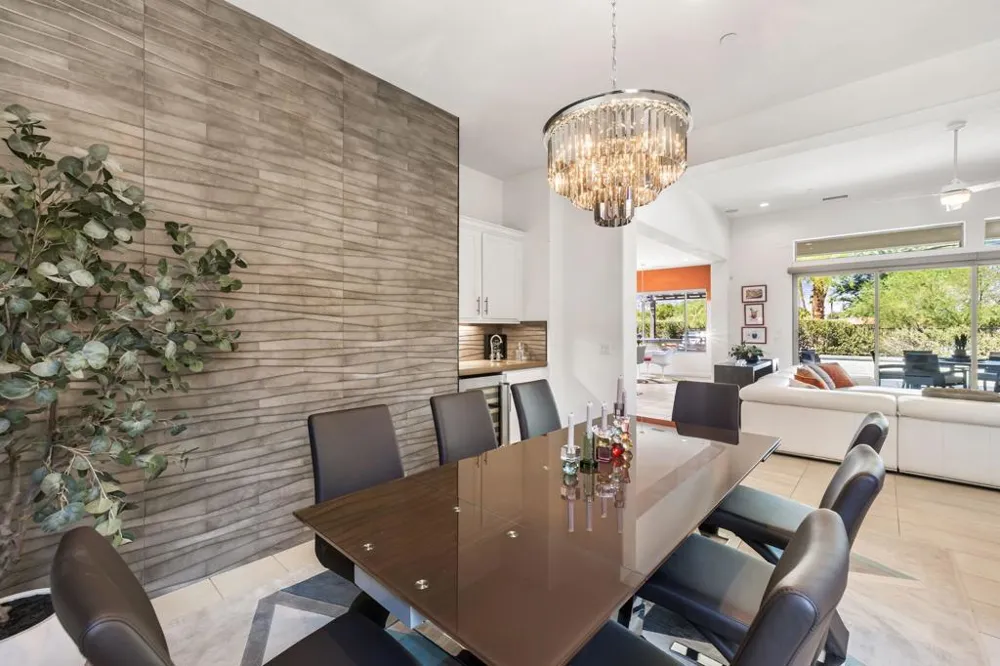 40 Burgundy Rancho Mirage, CA 92270
