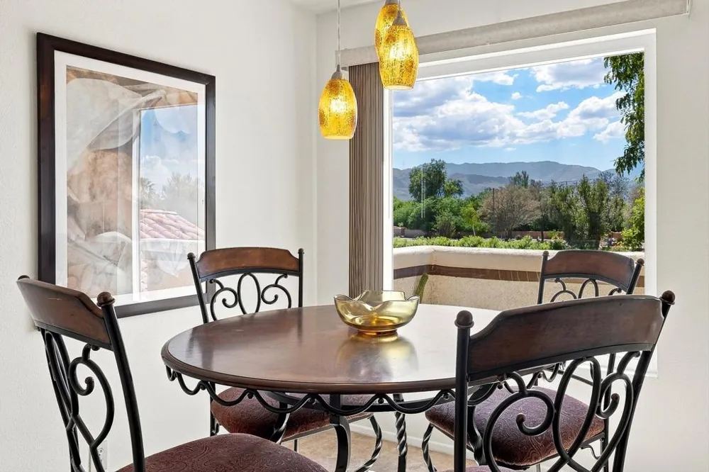 752 Vista Lago Drive Palm Desert, CA 92211