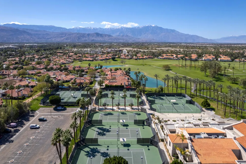752 Vista Lago Drive Palm Desert, CA 92211